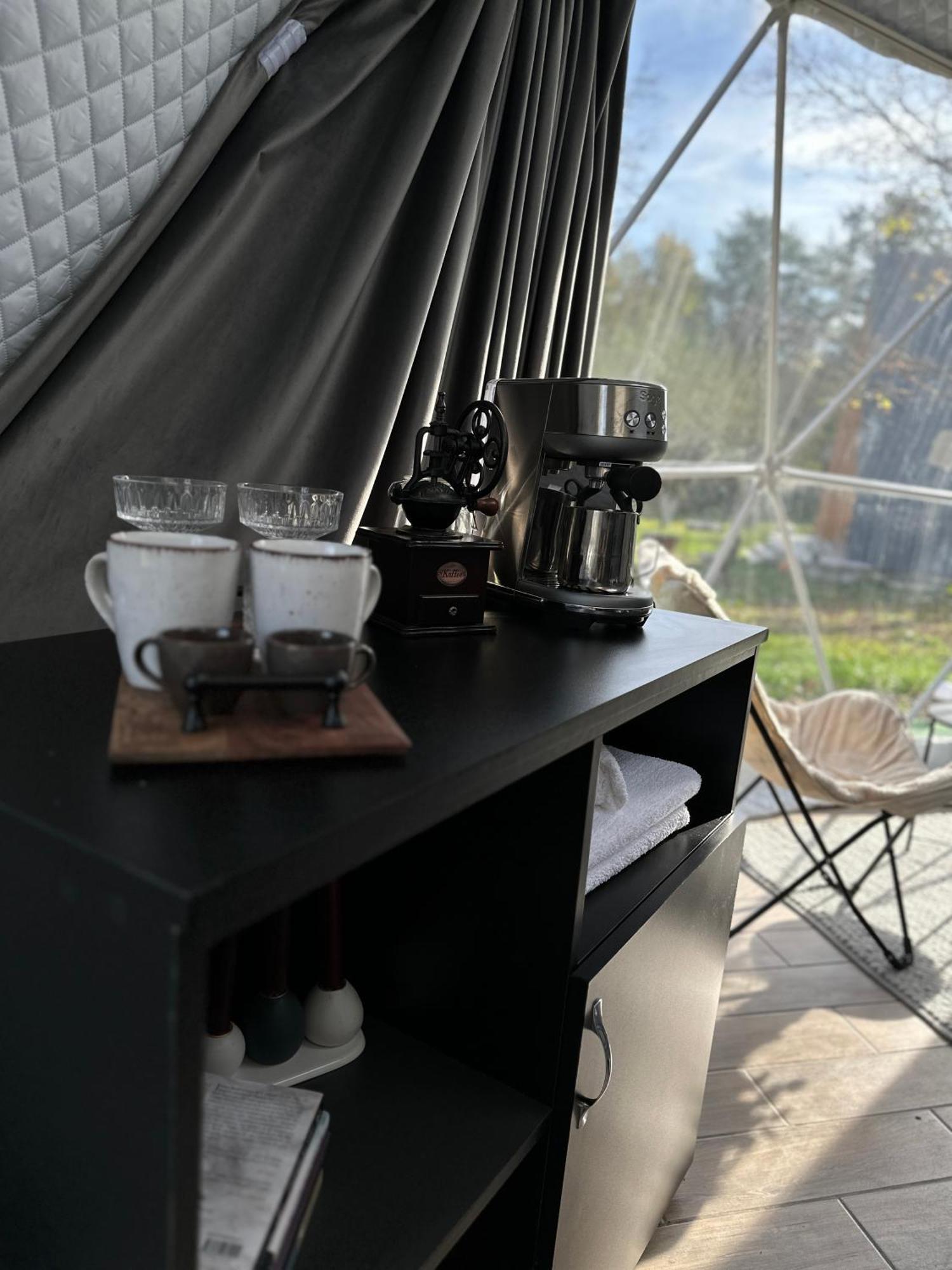 Hotel The Frog Glamping Horezu Exteriér fotografie